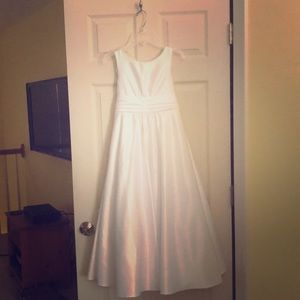 White size 8 girls’ formal sleeveless gown